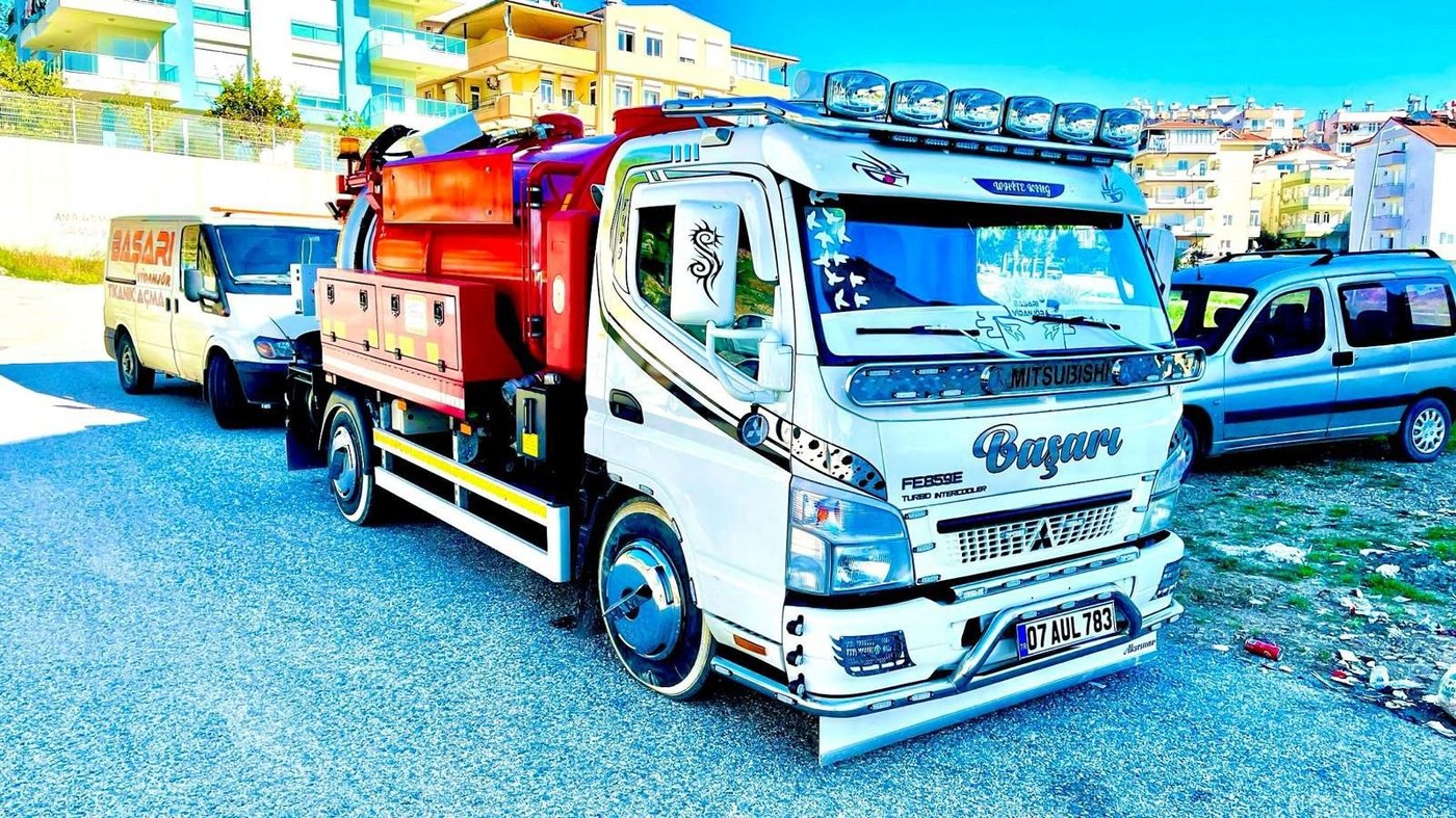 Profesyonel ekipmanlarımız — rögar ve logar temizliği
